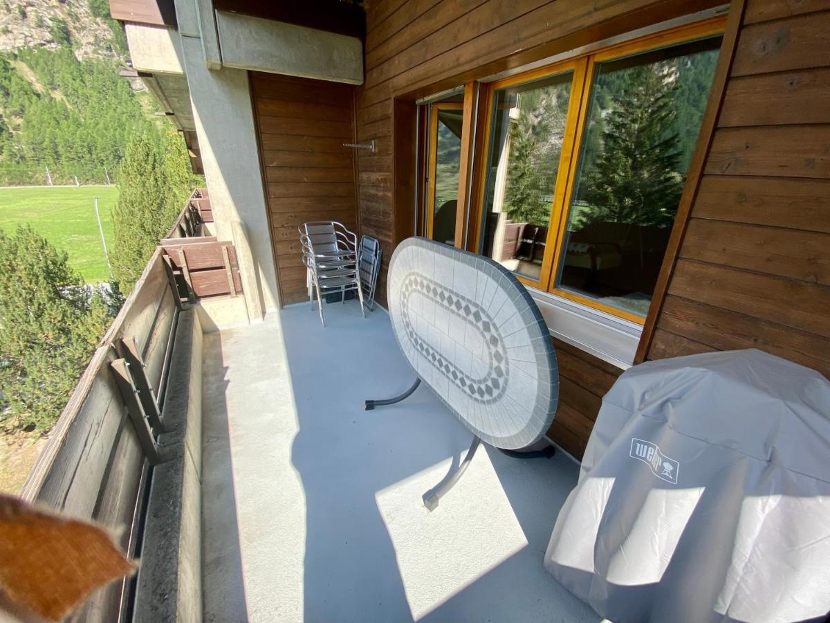 Moderne Dachwohnung Naehe Zermatt Mit Balkon Täsch Exterior photo