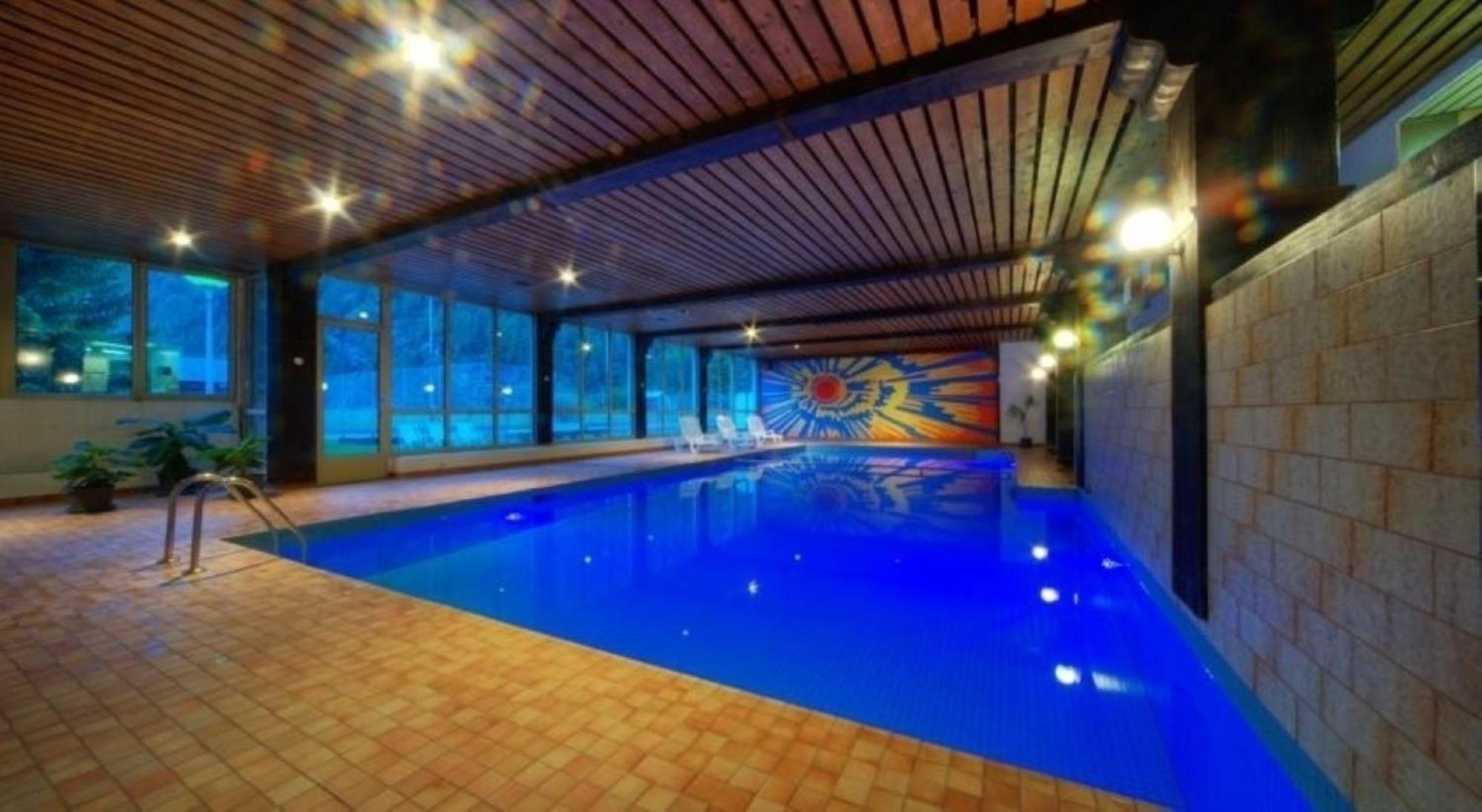 Moderne Dachwohnung Naehe Zermatt Mit Balkon Täsch Exterior photo
