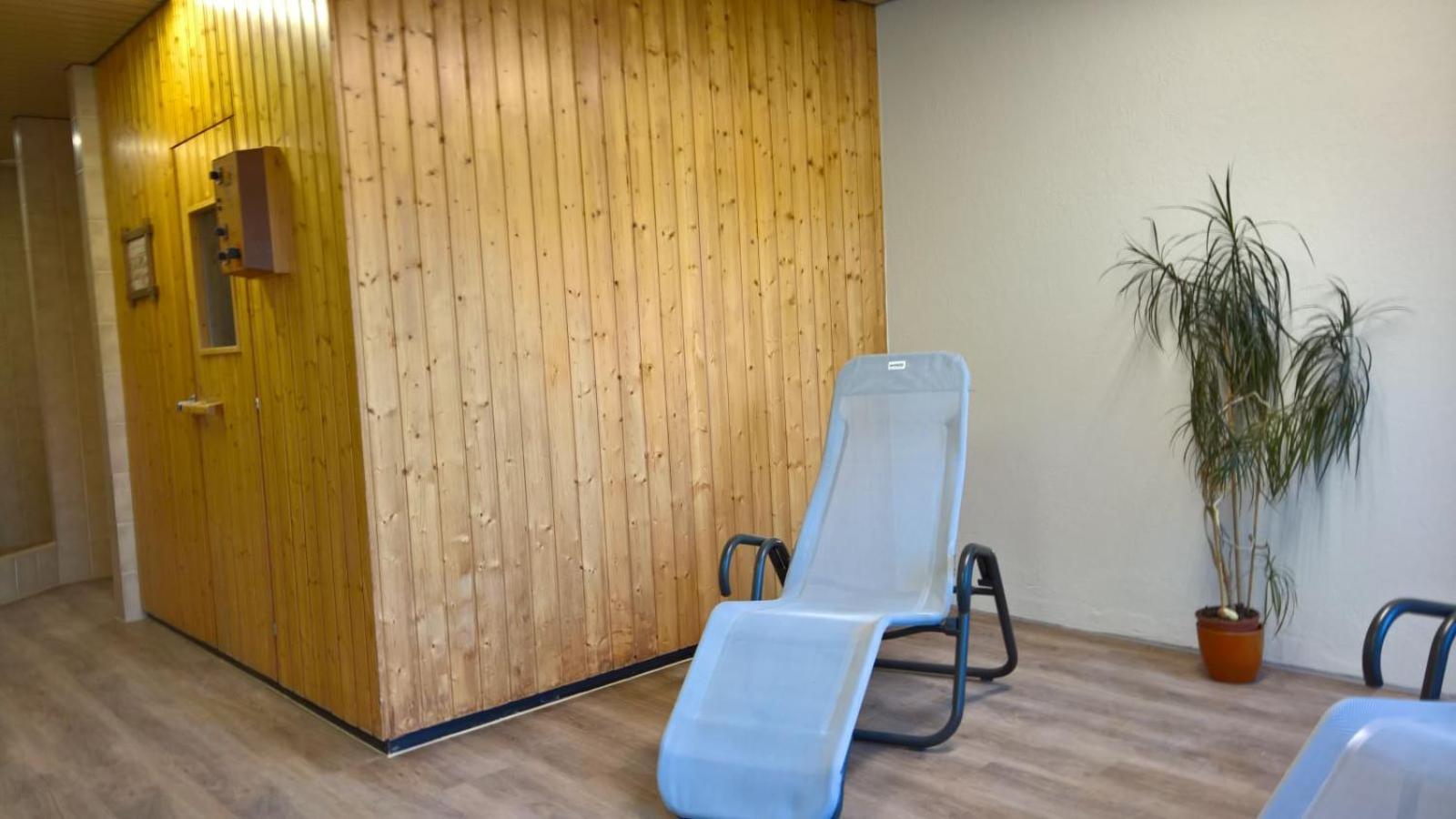 Moderne Dachwohnung Naehe Zermatt Mit Balkon Täsch Exterior photo