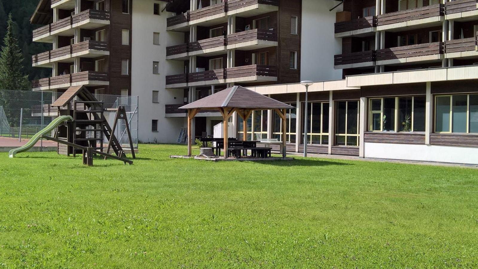 Moderne Dachwohnung Naehe Zermatt Mit Balkon Täsch Exterior photo