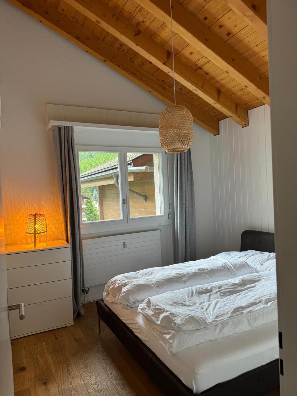 Moderne Dachwohnung Naehe Zermatt Mit Balkon Täsch Exterior photo